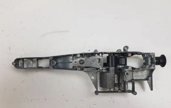 Rear door exterior handle/bracket