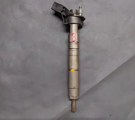 Mercedes-Benz E W212 Fuel injector A6420701187 110407 0445115026