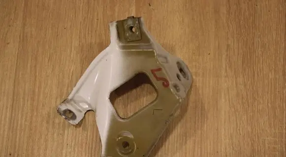 Chevrolet Orlando Fender mounting bracket
