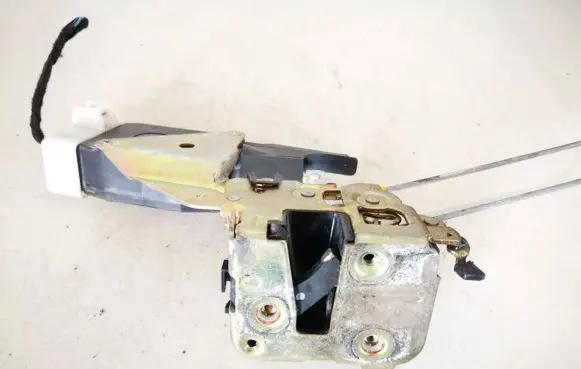 Mitsubishi Carisma Rear door lock