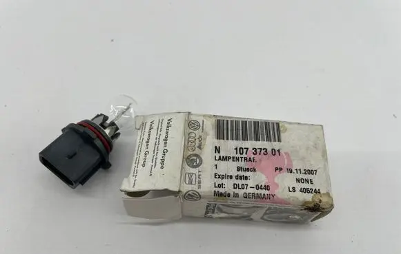 Audi A4 S4 B8 8K Headlight/headlamp bulb 10737301 DL070440 19112007