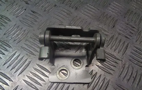Peugeot 206 Rear door lower hinge