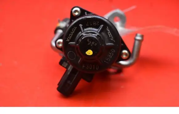 Toyota Corolla E10 EGR valve F301015350