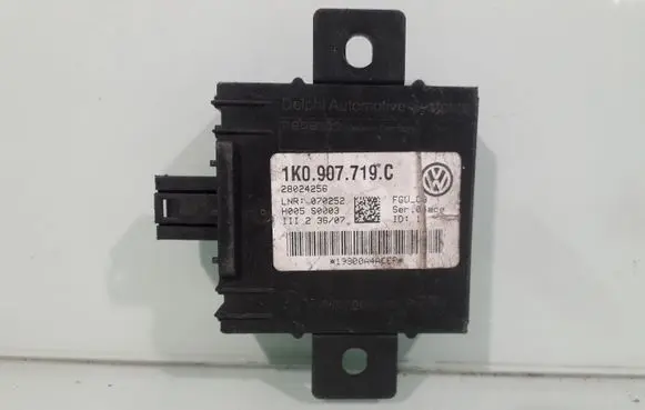 Audi A3 S3 8P Alarm control unit/module 1K0907719C