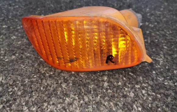 Ford Focus Front indicator light