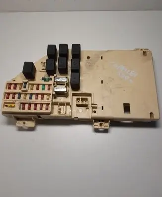 Chrysler 300M Fuse module