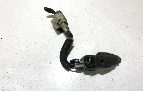 Subaru Legacy Fuel injector fbjc100 0009212