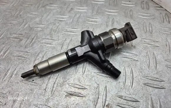 Subaru Forester SH Fuel injector 16613AA020