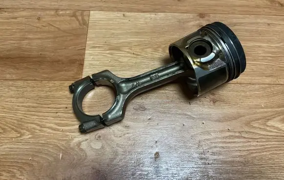 Honda Civic Piston with connecting rod RJL27 06121113
