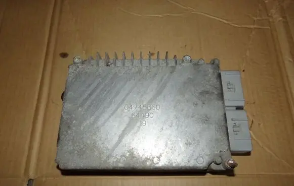 Chrysler Grand Voyager II Engine control unit/module P04727235AD