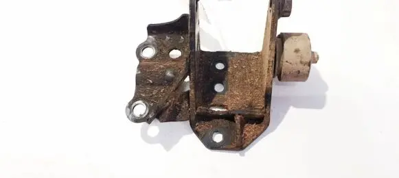 Toyota Corolla Verso AR10 Engine mounting bracket