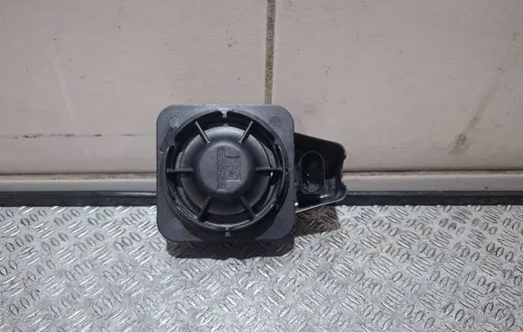 Audi A5 8T 8F Alarm system siren 5Q0951605