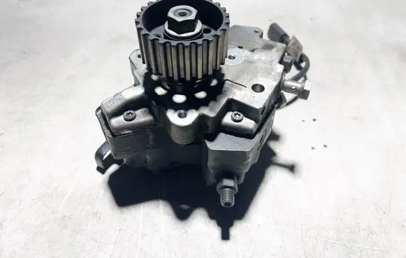 Audi Q7 4L Fuel injection high pressure pump 057130755L 0445010119