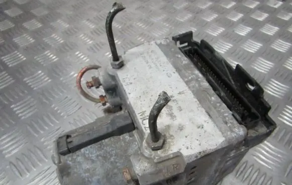 Volvo S40, V40 ABS Pump 0265216016 30821396