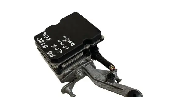 Mercedes-Benz B W245 ABS Pump 0265951352 01105K0857