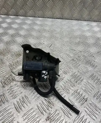 Toyota RAV 4 (XA30) Vacuum valve 258190R011