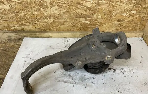 Mercedes-Benz C W205 Front wheel hub spindle knuckle 