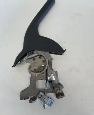 Hyundai Tucson JM Hand brake release handle 7D24