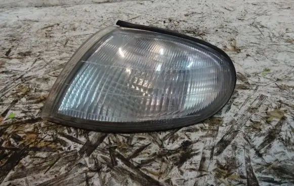 Hyundai Lantra II Front indicator light