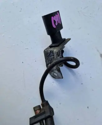 BMW 5 E60 E61 Crankshaft speed sensor 0281002477