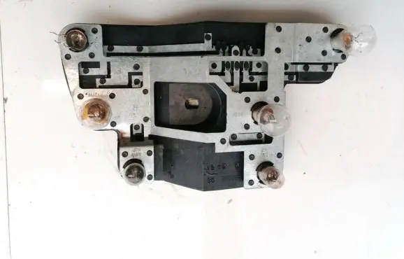 Volvo C70 Tail light bulb cover holder 290222