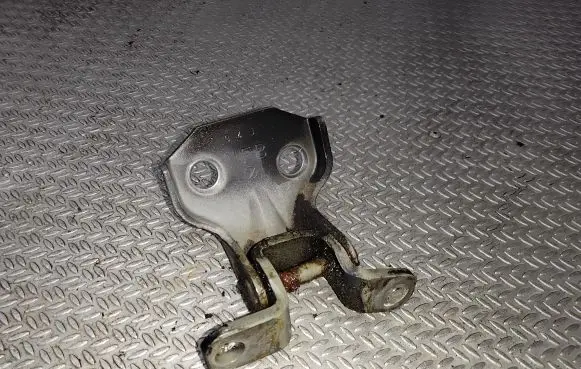 Subaru Forester SH Front door lower hinge 