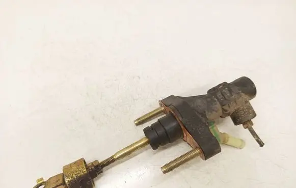 Toyota Avensis T250 Clutch master cylinder 