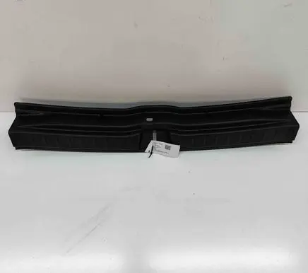 Trunk/boot sill cover protection