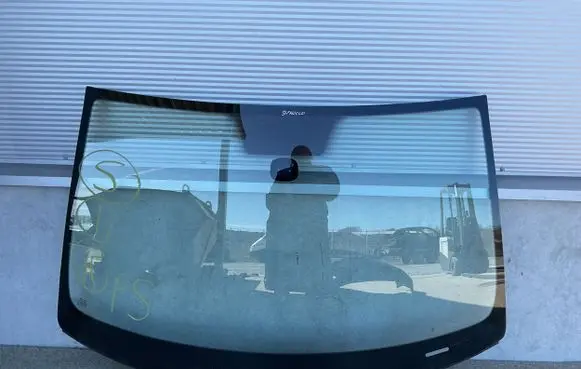 Volkswagen Scirocco Front windscreen/windshield window 