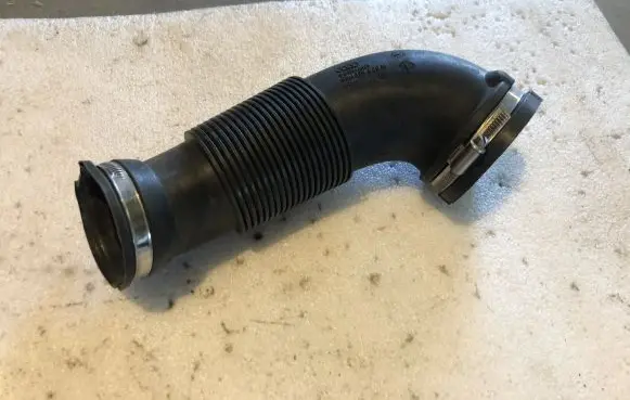Audi A4 S4 B8 8K Air intake duct part 06H129629 06H129629H