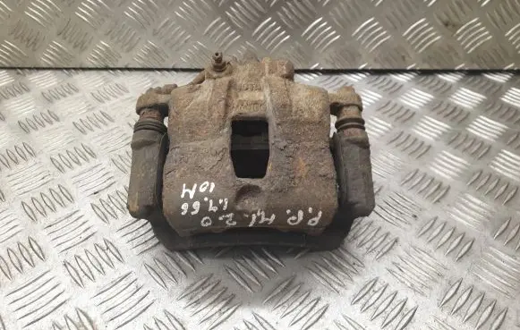 Hyundai i20 (PB PBT) Front brake caliper