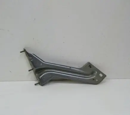 Audi Q5 SQ5 Fender mounting bracket 8R0821136