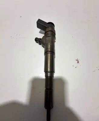 BMW 5 E60 E61 Fuel injector 7794435