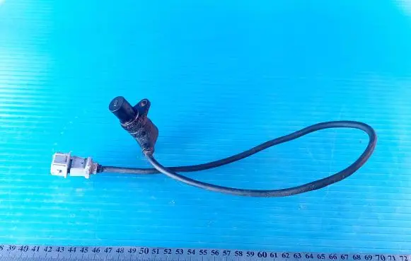 Audi A4 S4 B5 8D Crankshaft position sensor 050906433