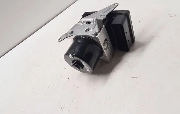 BMW 1 E81 E87 ABS Pump 6784764 10096008393 000404014D2