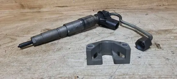 BMW X3 E83 Fuel injector 0445115048 779272104