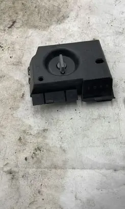 Audi 80 90 B3 Tail light bulb cover holder B5831BL