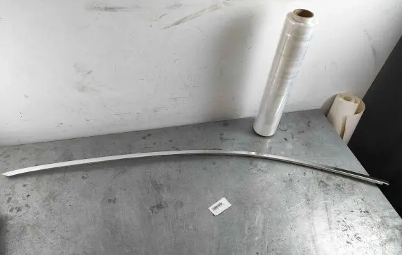 Front door glass trim molding