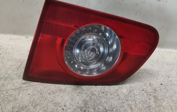 Volkswagen PASSAT B6 Tailgate rear/tail lights