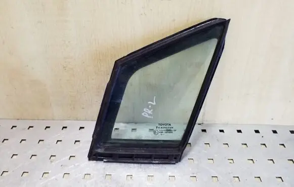 Toyota Avensis T270 Front door vent window glass four-door E143R001605