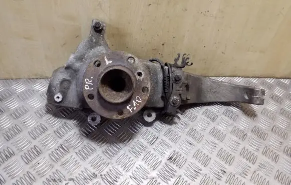 BMW 5 F10 F11 Front wheel hub