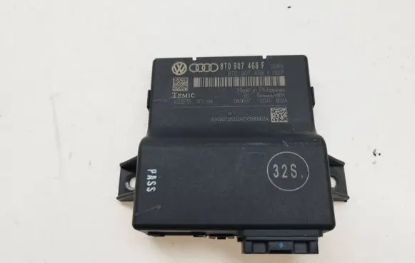 Audi A5 8T 8F Gateway control module 8T0907468F 403213