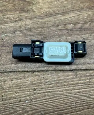 Audi A6 S6 C5 4B Airbag deployment crash/impact sensor 4B0959643E 050504 200546