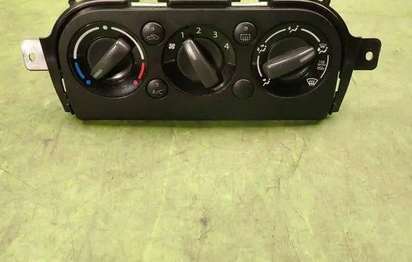 Suzuki SX4 Climate control/heater control trim 