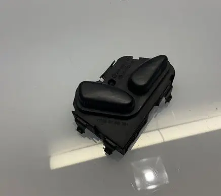 Mercedes-Benz E W211 Seat control switch 2108213751 03463810 A2108213751