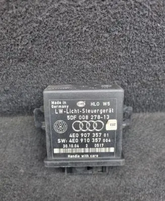 Audi A8 S8 D3 4E Light module LCM 4E0907357 4E0910357