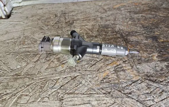 Subaru Forester SG Fuel injector 0950007890 11T00142