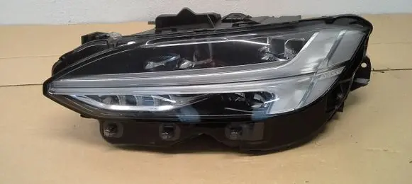 Volvo S90, V90 Headlight/headlamp 32228316