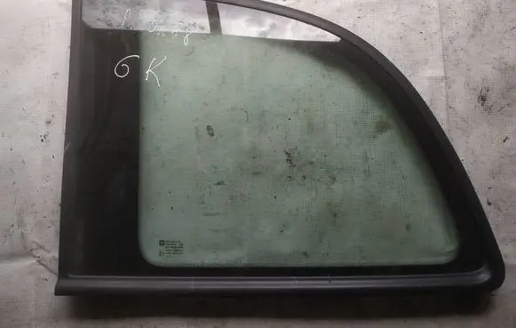 Opel Zafira A Rear side window as2