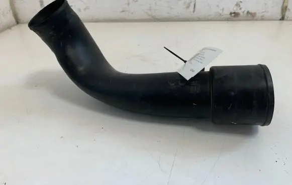 Chevrolet Cruze Air intake hose/pipe 13262605 631048618